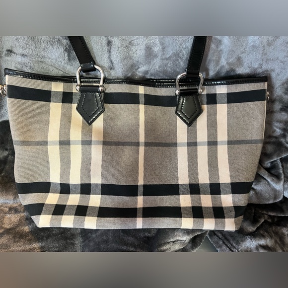 Sold***Burberry authentic shoulder bag - Picture 8 of 14